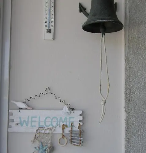 Nyaraló Cosy House By The Sea *
